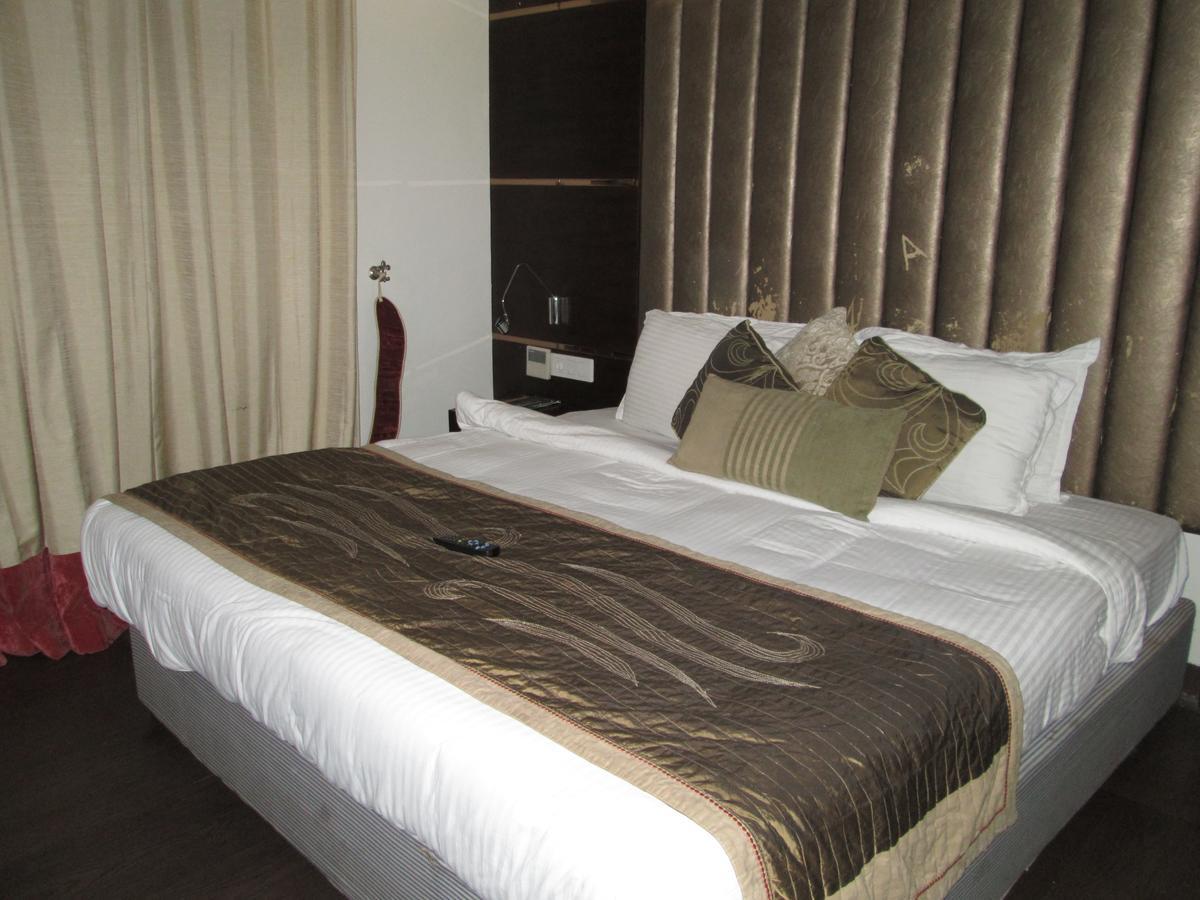 Green Leaves Hotel Hyderabad Exterior photo