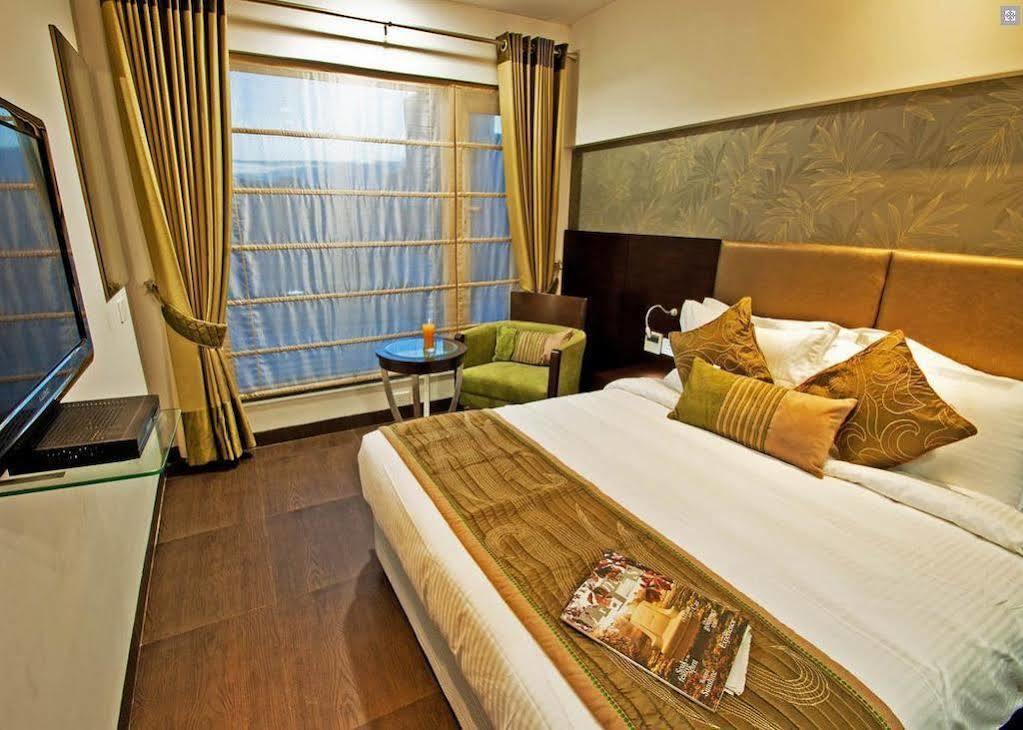 Green Leaves Hotel Hyderabad Exterior photo